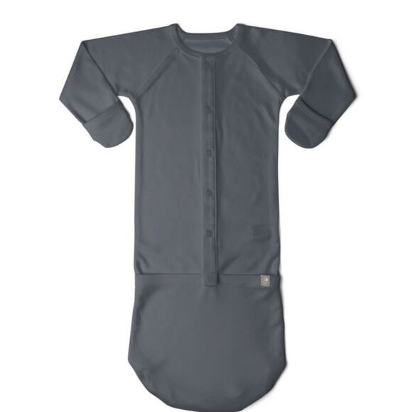 Goumi Kids 24 Hour Convertible sleeper Baby Gown 3-6 months NWT Midnight - Picture 1 of 2